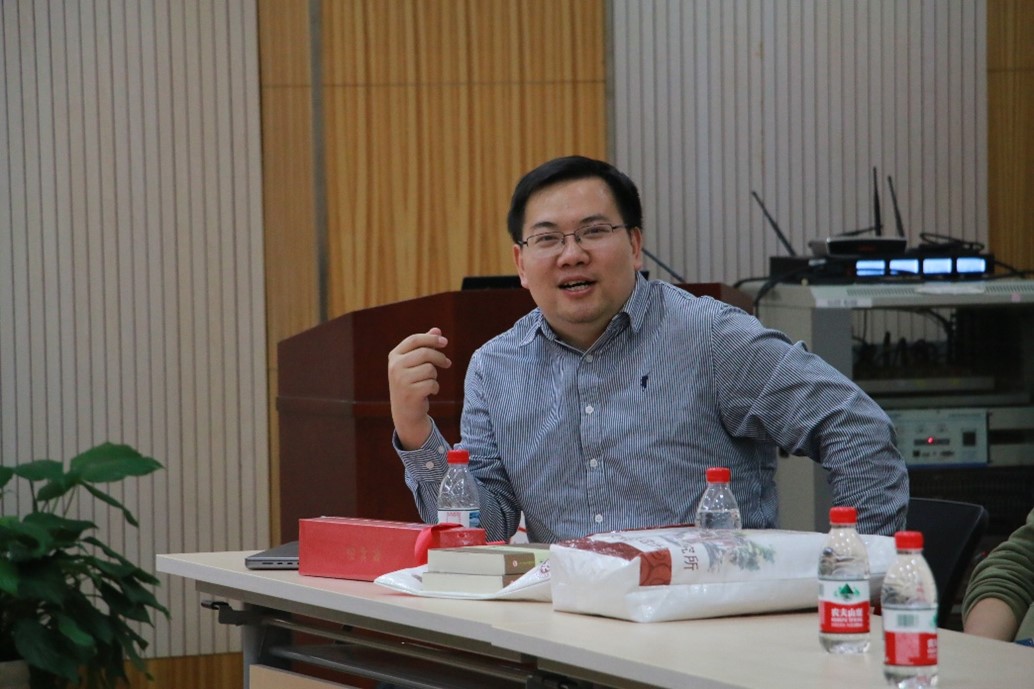 图3:贺文强主持.jpg